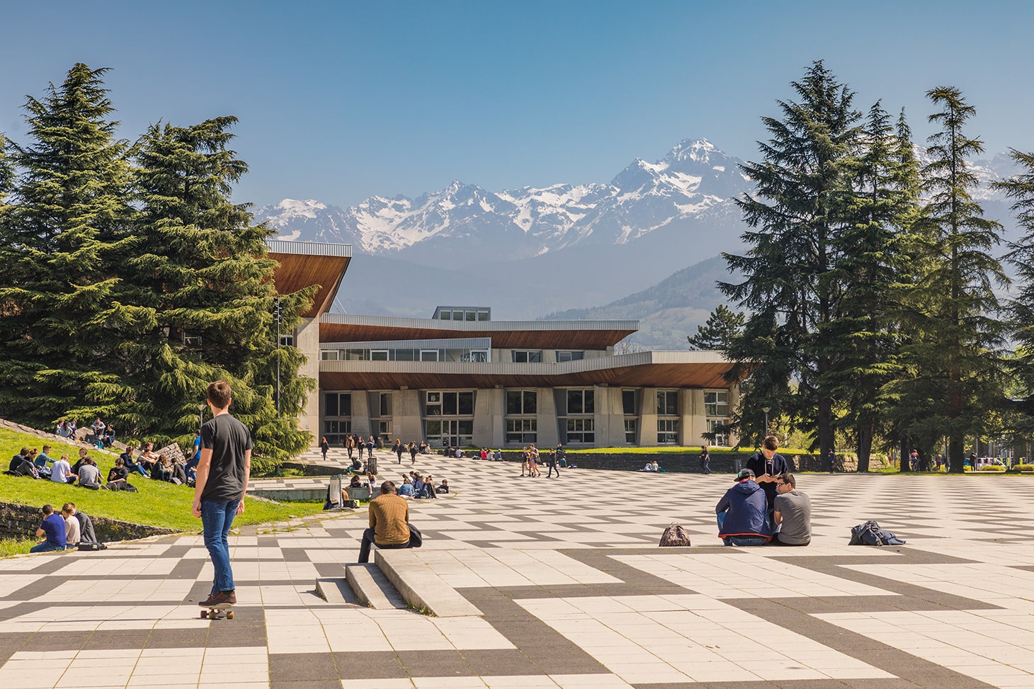 Boite à livres - Faculté d'économie - Université Grenoble Alpes